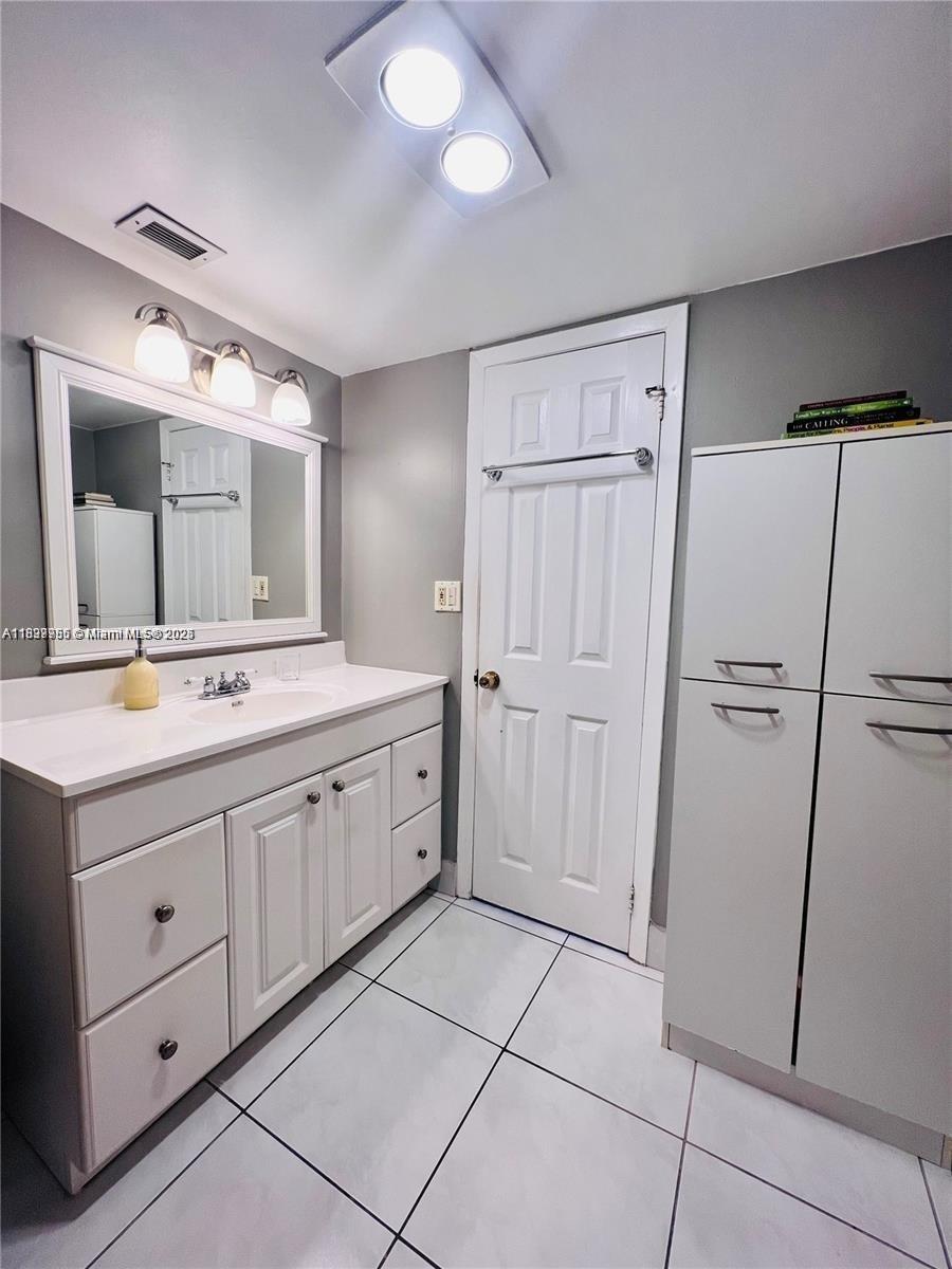 COMMODORE PLAZA CONDO - Residential