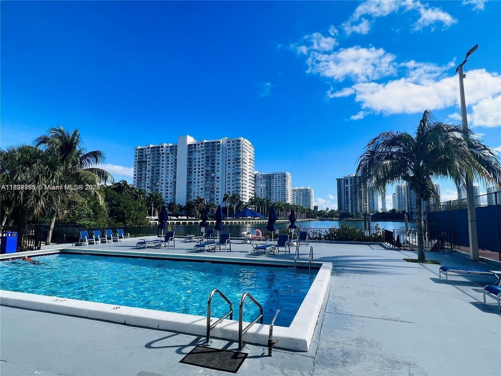 COMMODORE PLAZA CONDO - Residential