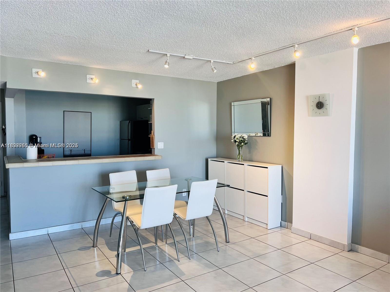 COMMODORE PLAZA CONDO - Residential