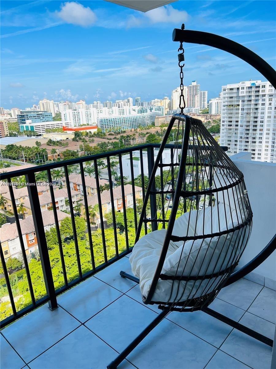 COMMODORE PLAZA CONDO - Residential
