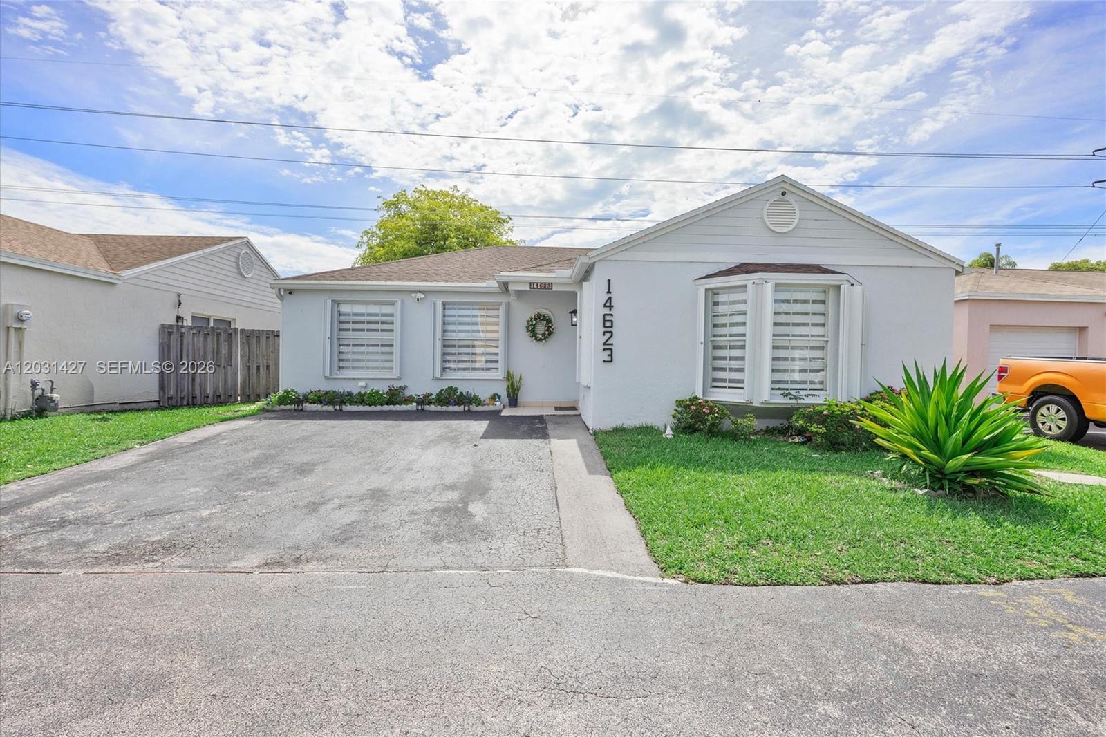 DEERWOOD VILLAS SEC 1 - Residential