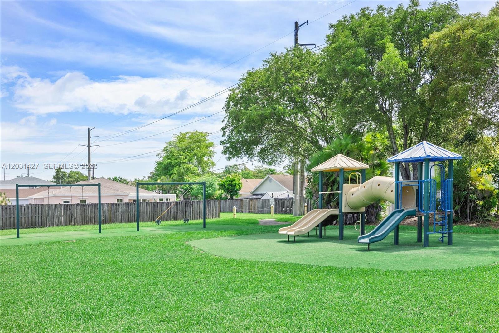 DEERWOOD VILLAS SEC 1 - Residential