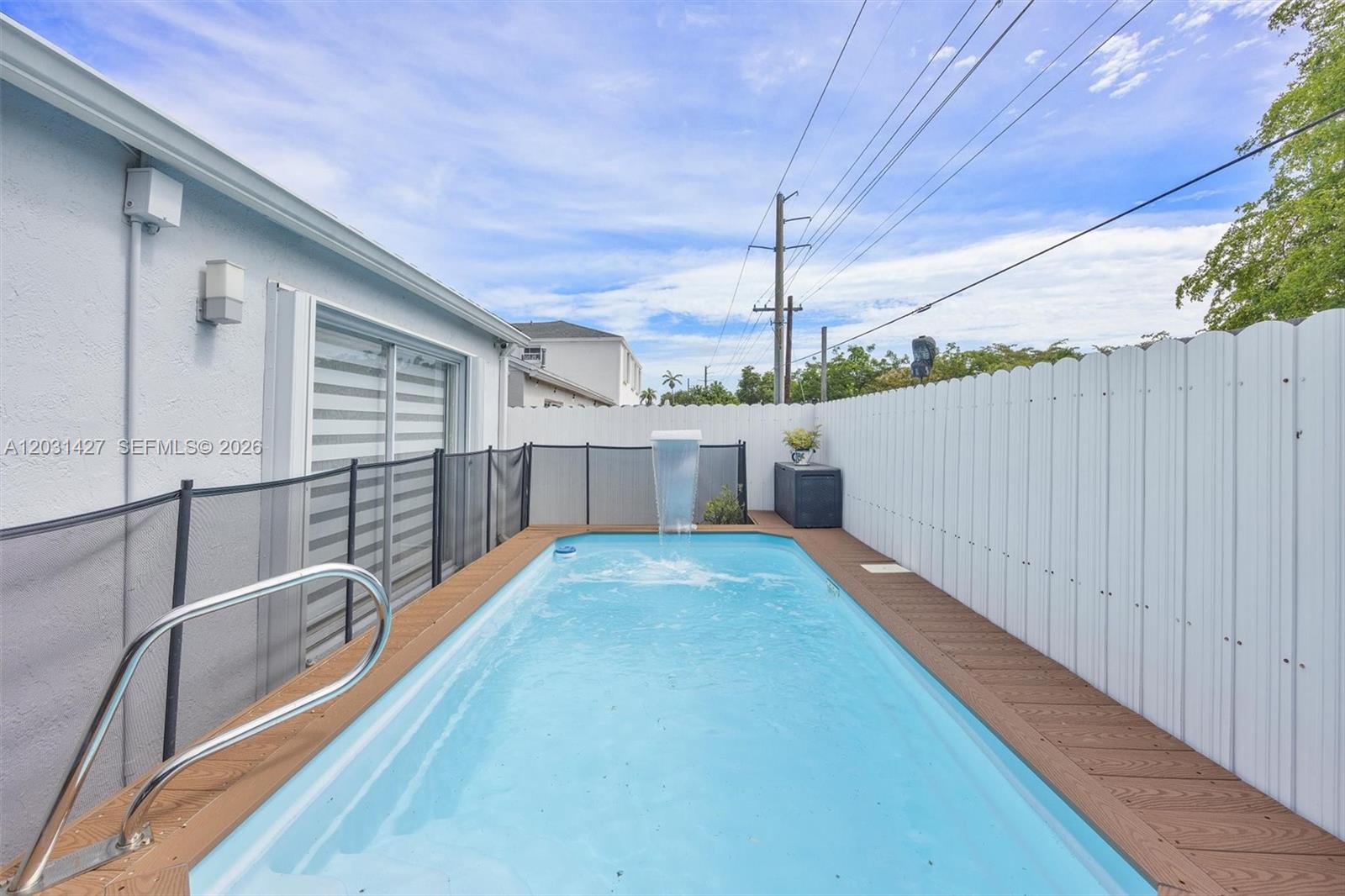 DEERWOOD VILLAS SEC 1 - Residential