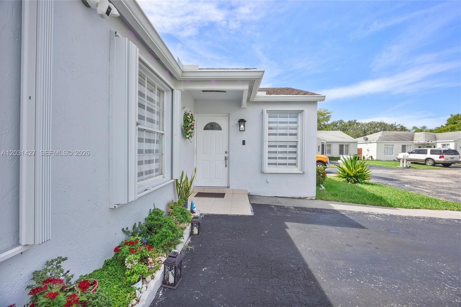 DEERWOOD VILLAS SEC 1 - Residential