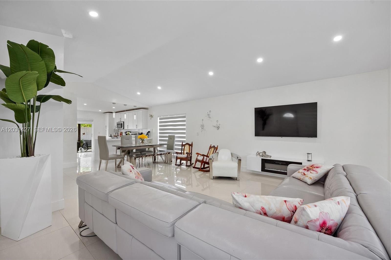 DEERWOOD VILLAS SEC 1 - Residential