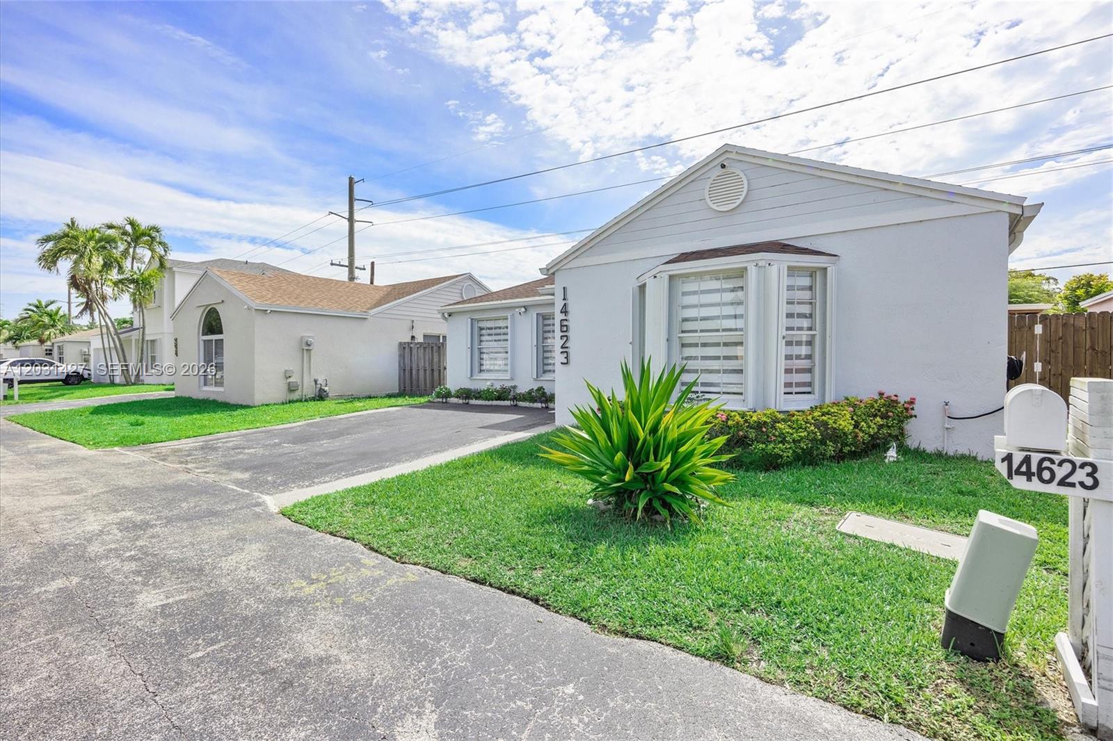 DEERWOOD VILLAS SEC 1 - Residential