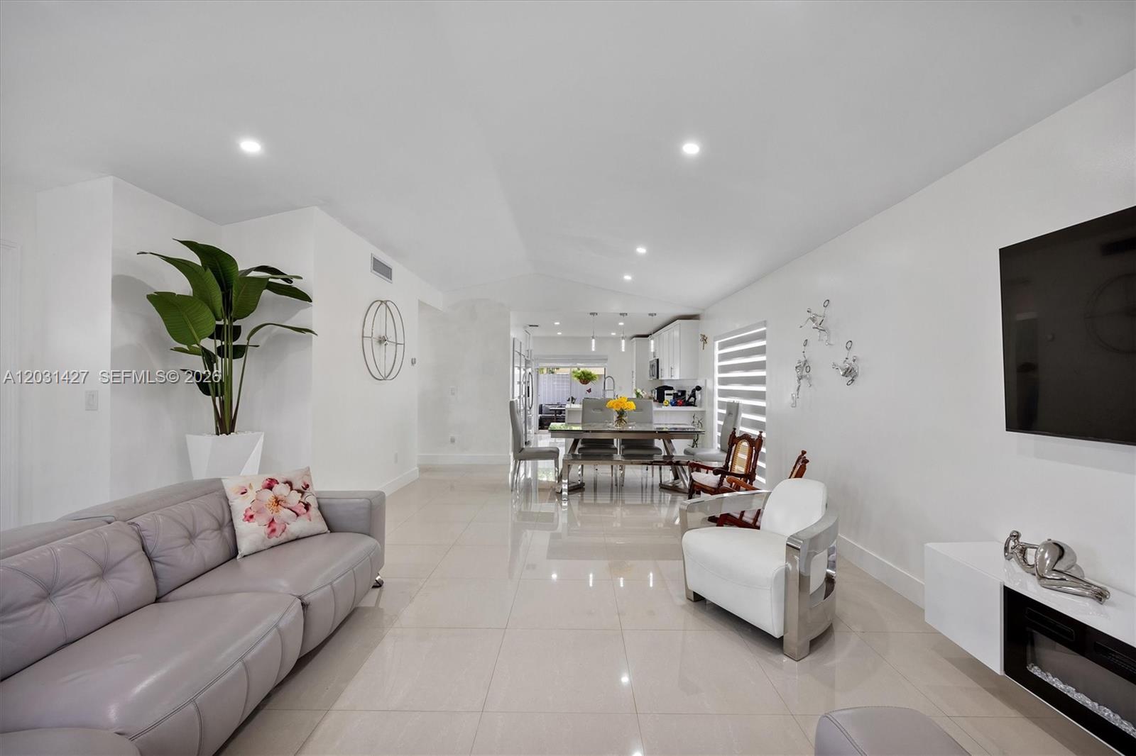 DEERWOOD VILLAS SEC 1 - Residential