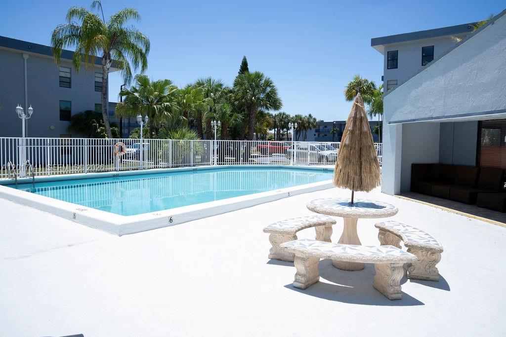 VILLA GRANDE CONDO - Residential