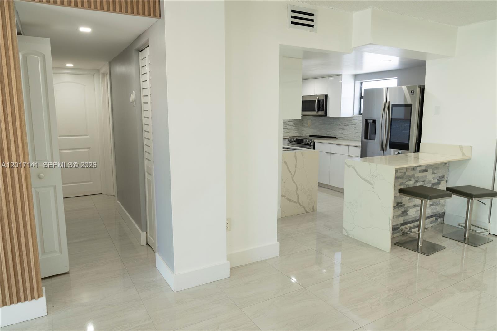 VILLA GRANDE CONDO - Residential