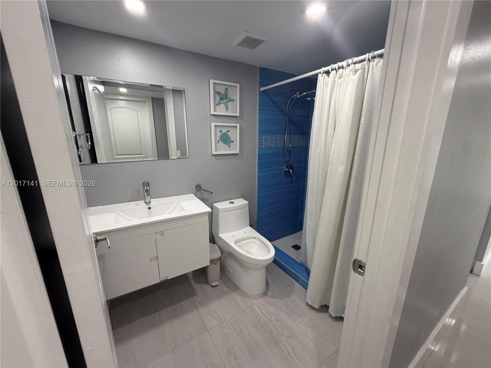 VILLA GRANDE CONDO - Residential