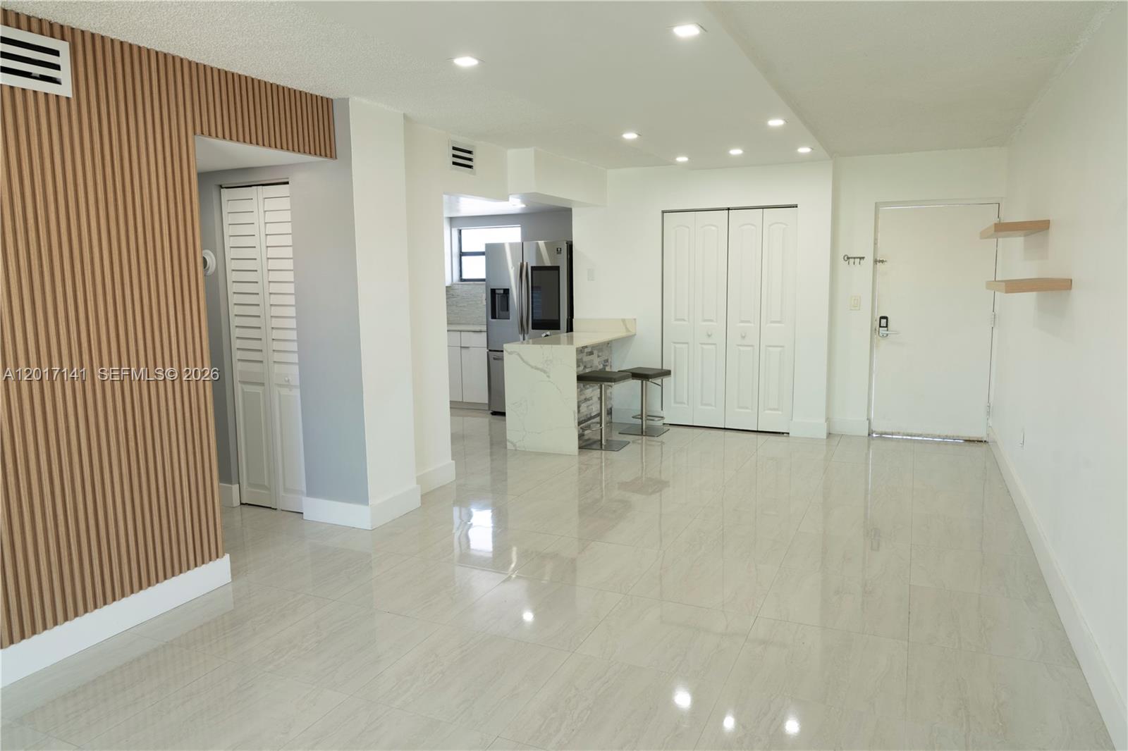 VILLA GRANDE CONDO - Residential