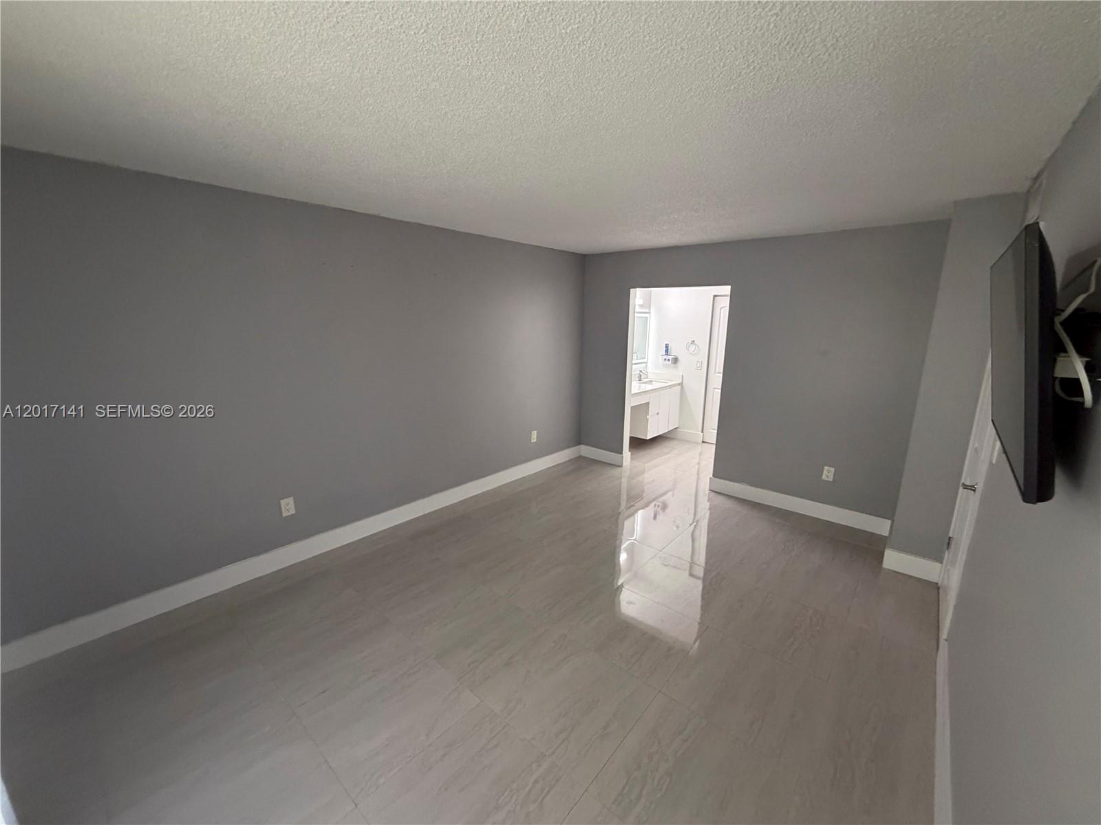VILLA GRANDE CONDO - Residential