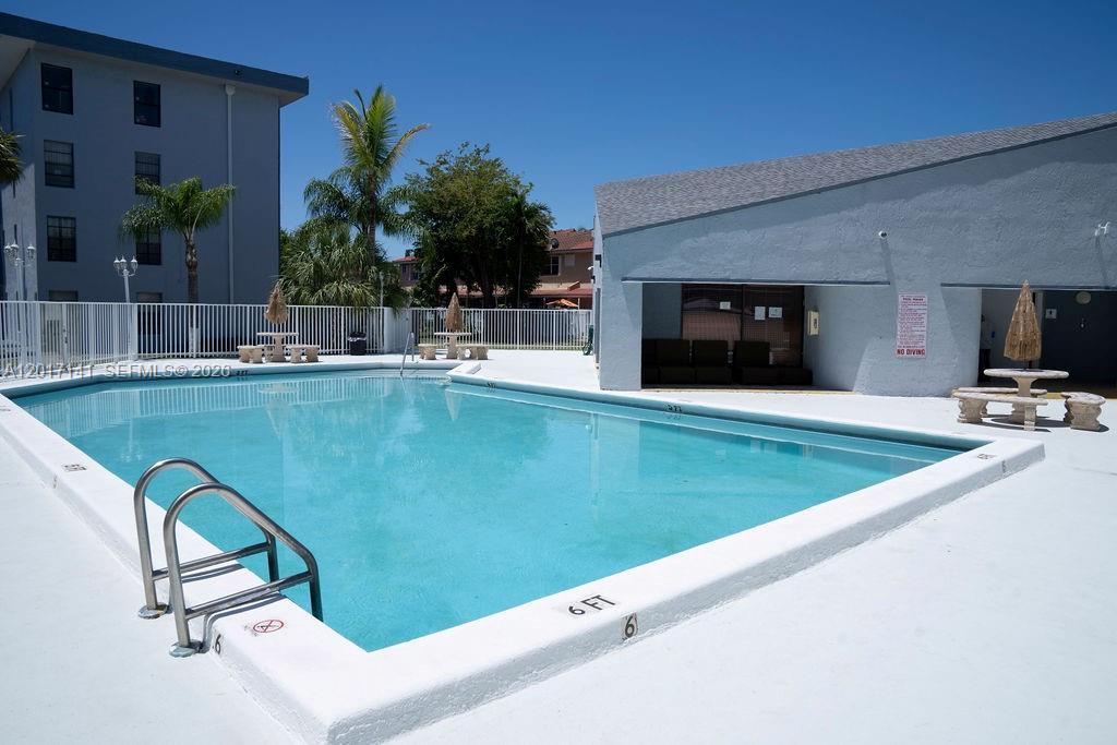 VILLA GRANDE CONDO - Residential