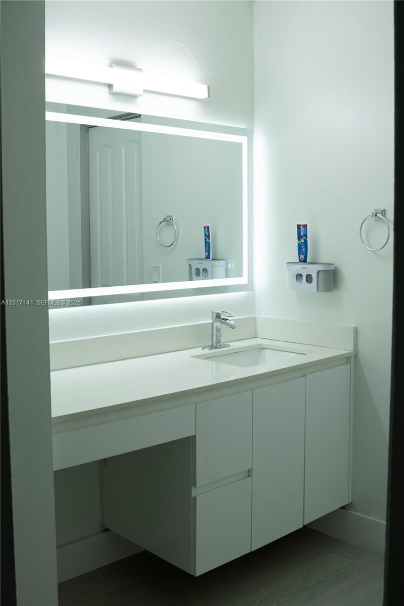 VILLA GRANDE CONDO - Residential