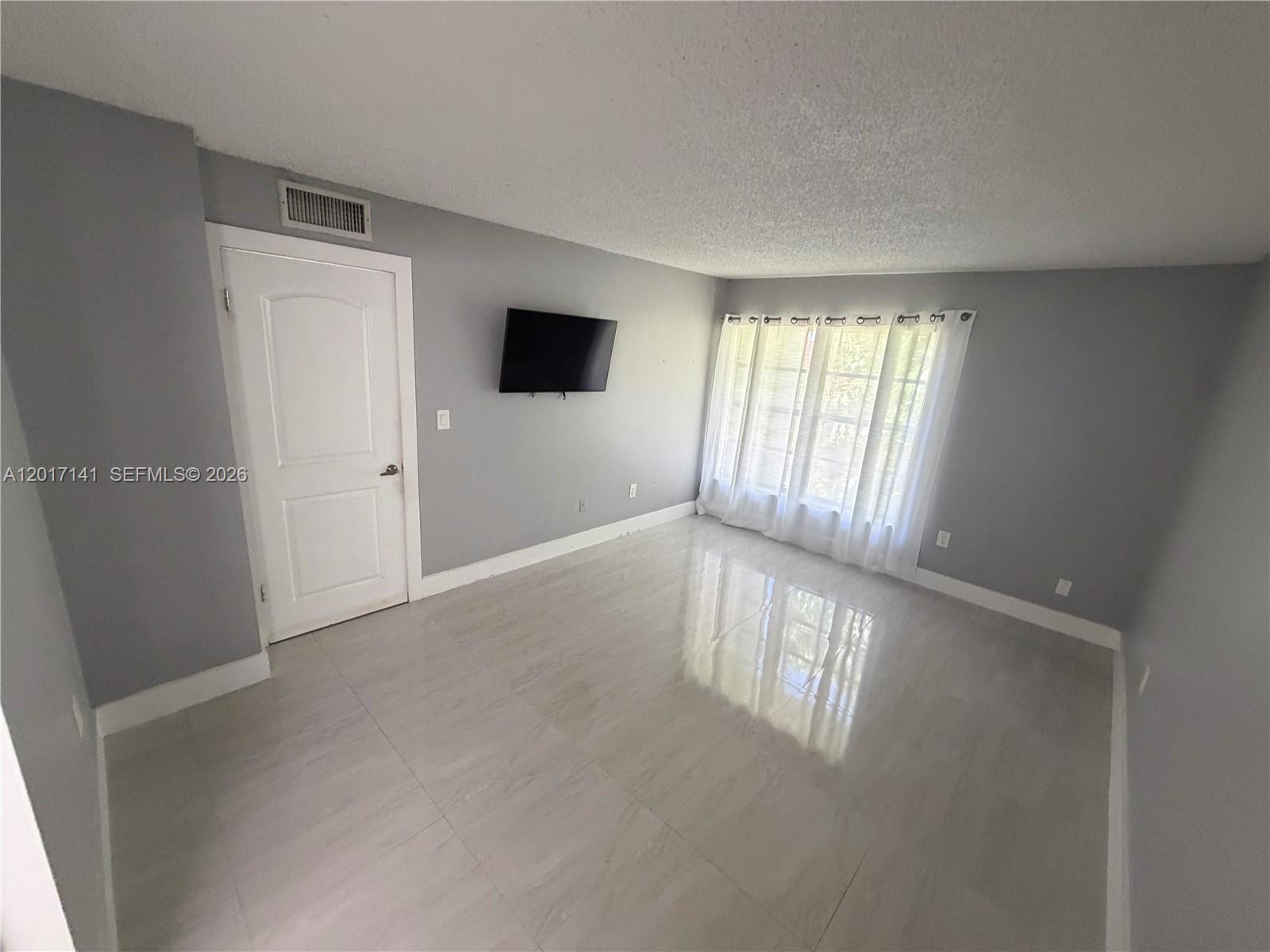 VILLA GRANDE CONDO - Residential