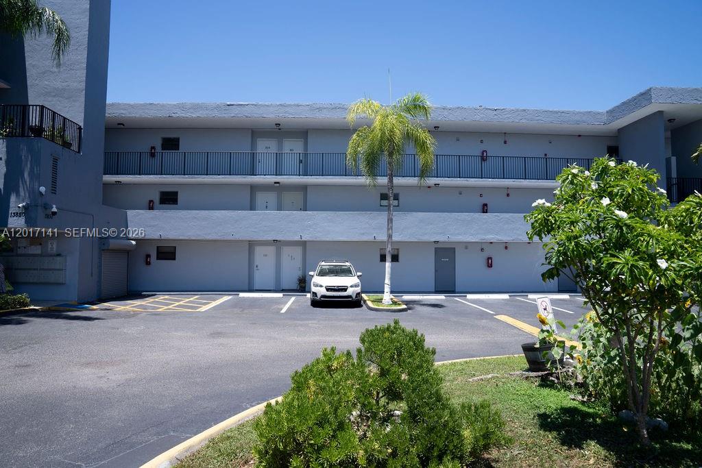 VILLA GRANDE CONDO - Residential