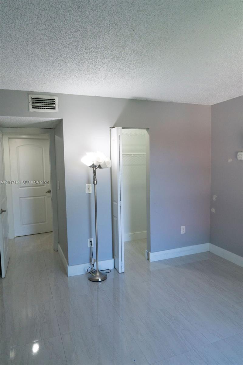 VILLA GRANDE CONDO - Residential