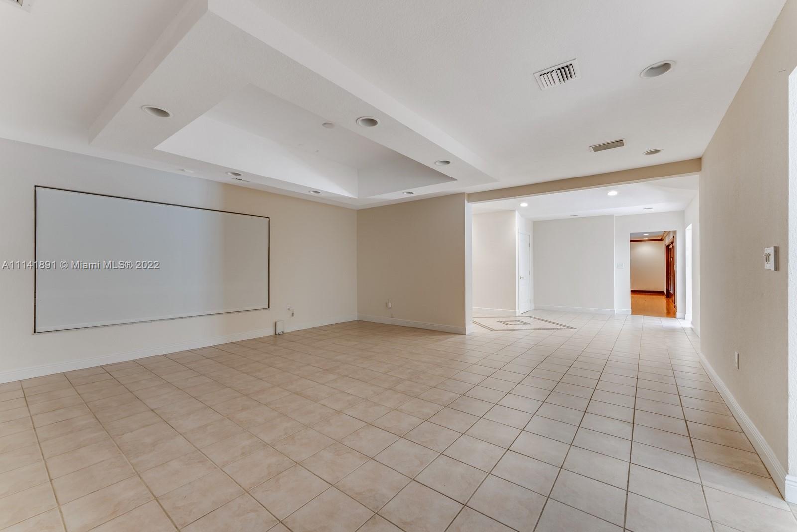 RIDGELINE ESTATES - Residential