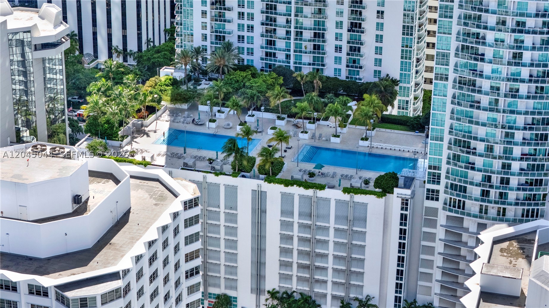 THE PLAZA 851 BRICKELL CO - Residential