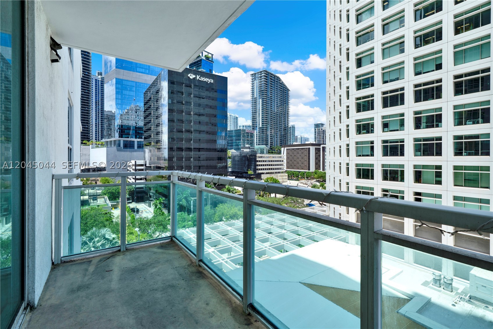THE PLAZA 851 BRICKELL CO - Residential