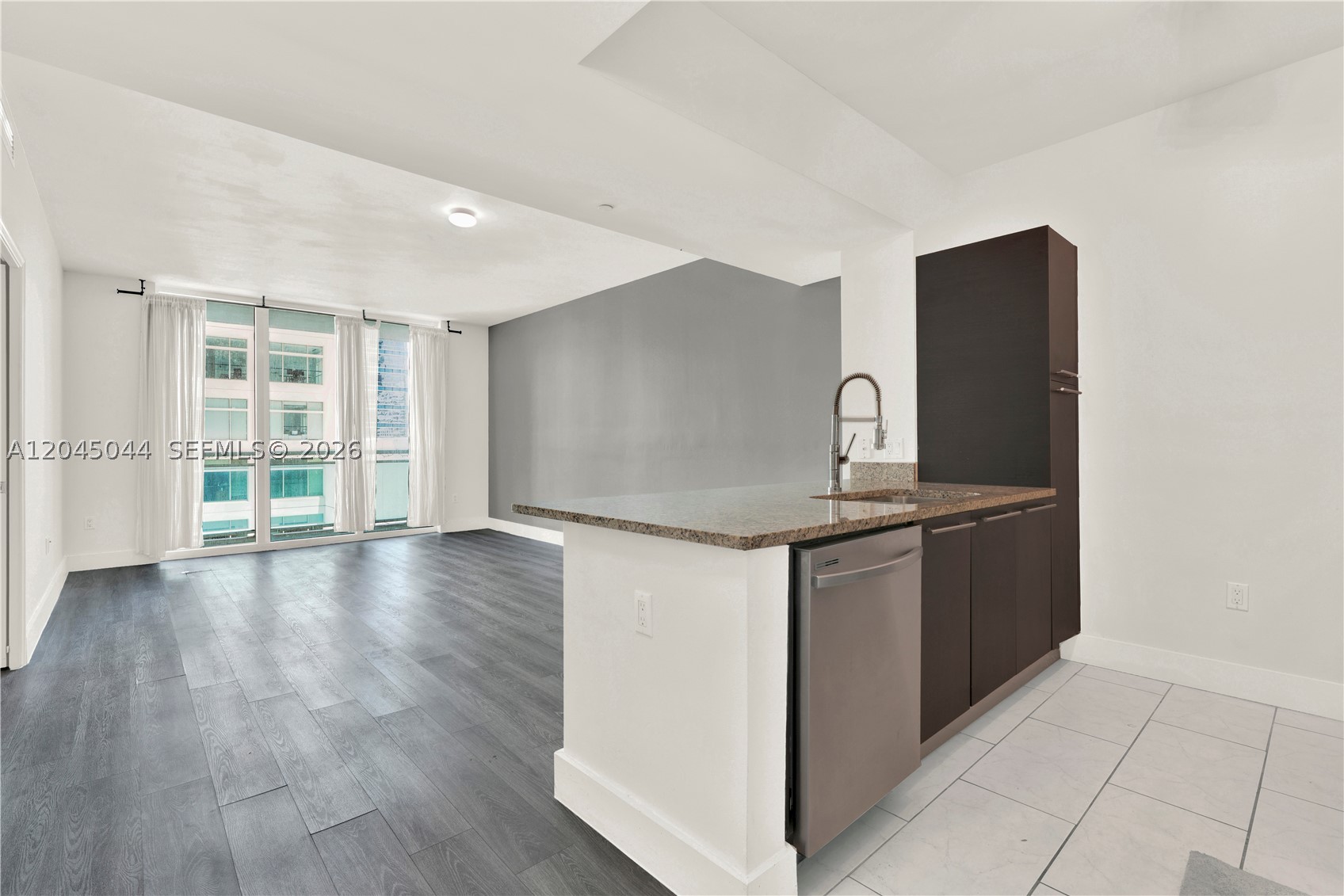 THE PLAZA 851 BRICKELL CO - Residential