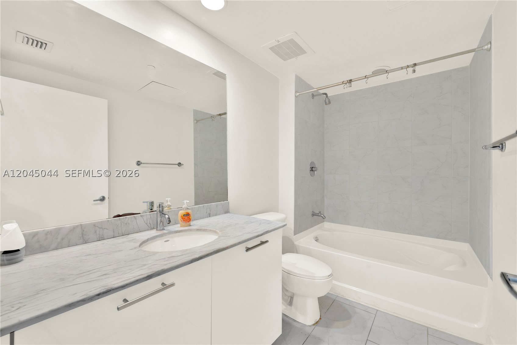 THE PLAZA 851 BRICKELL CO - Residential
