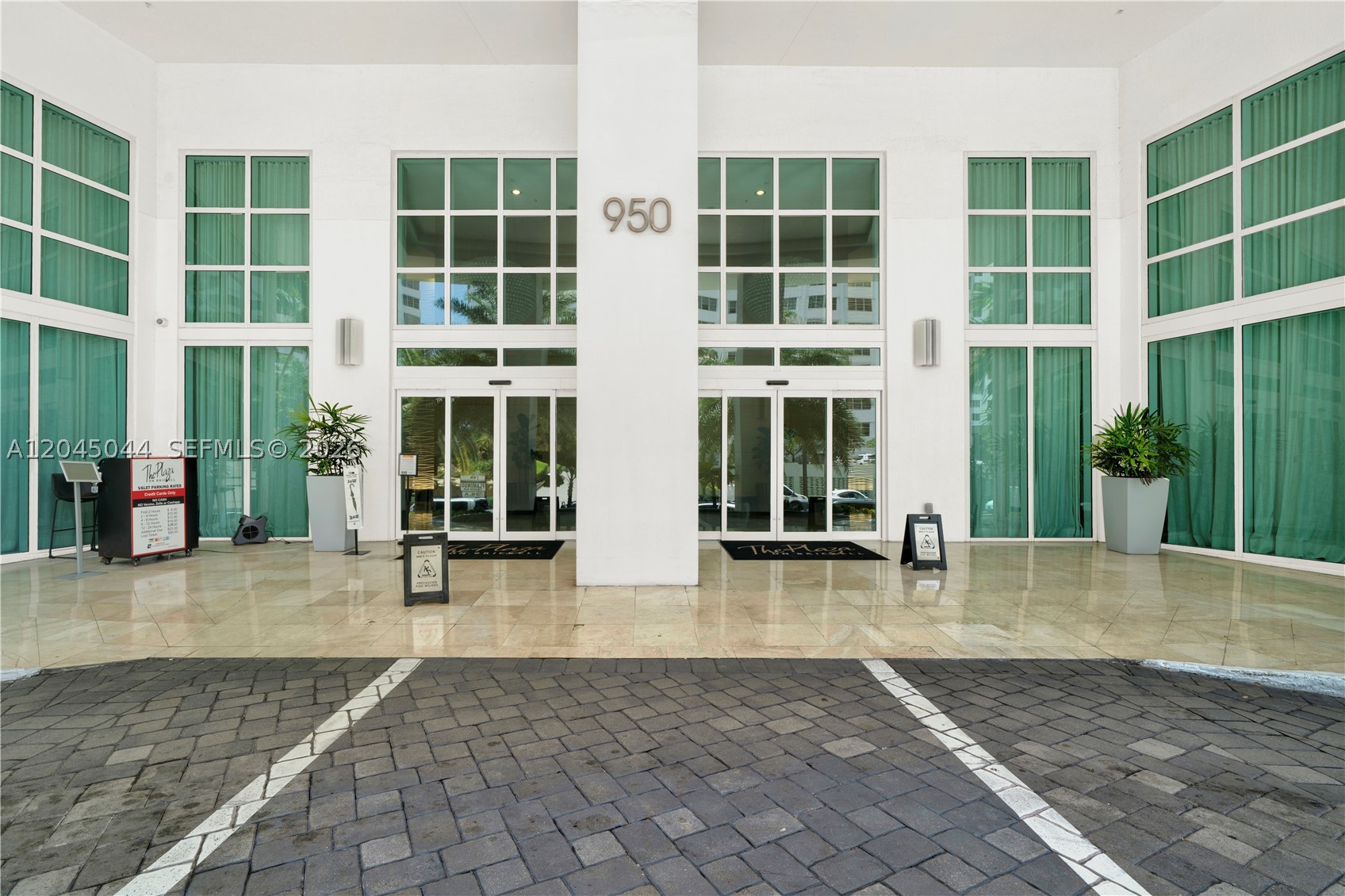 THE PLAZA 851 BRICKELL CO - Residential