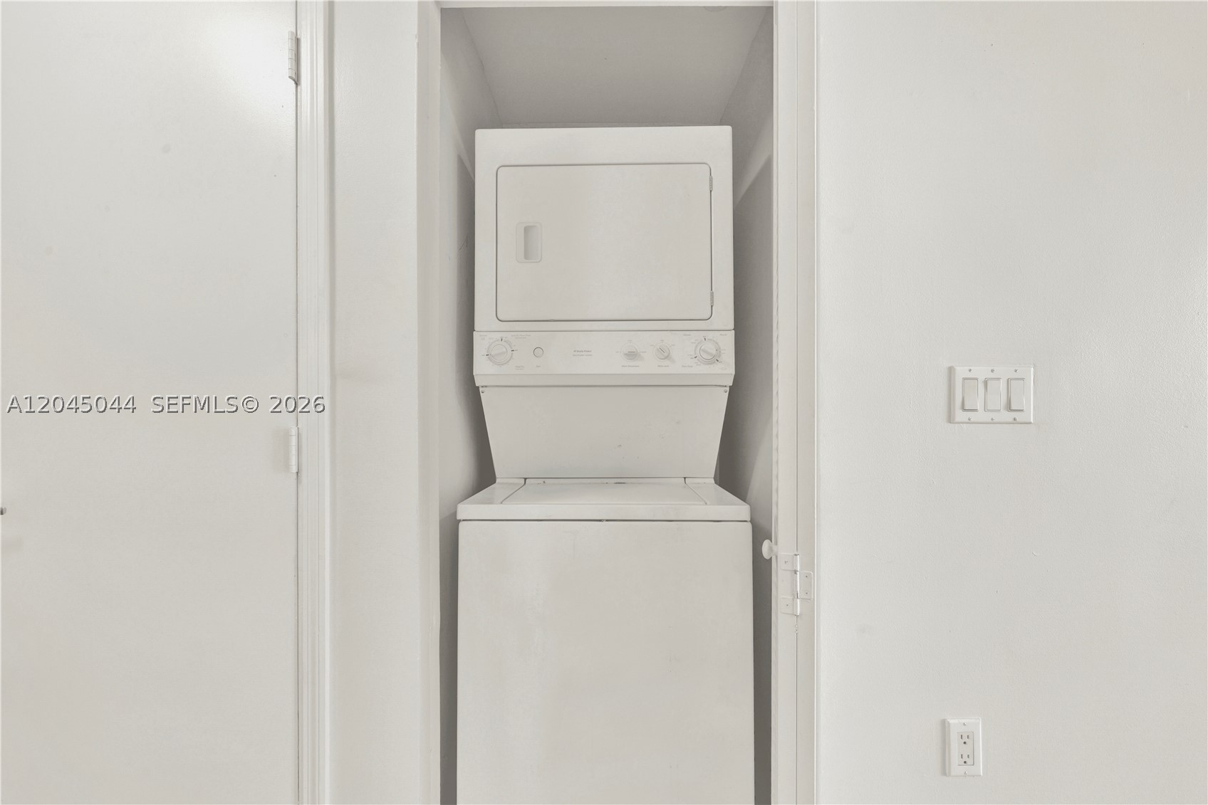 THE PLAZA 851 BRICKELL CO - Residential