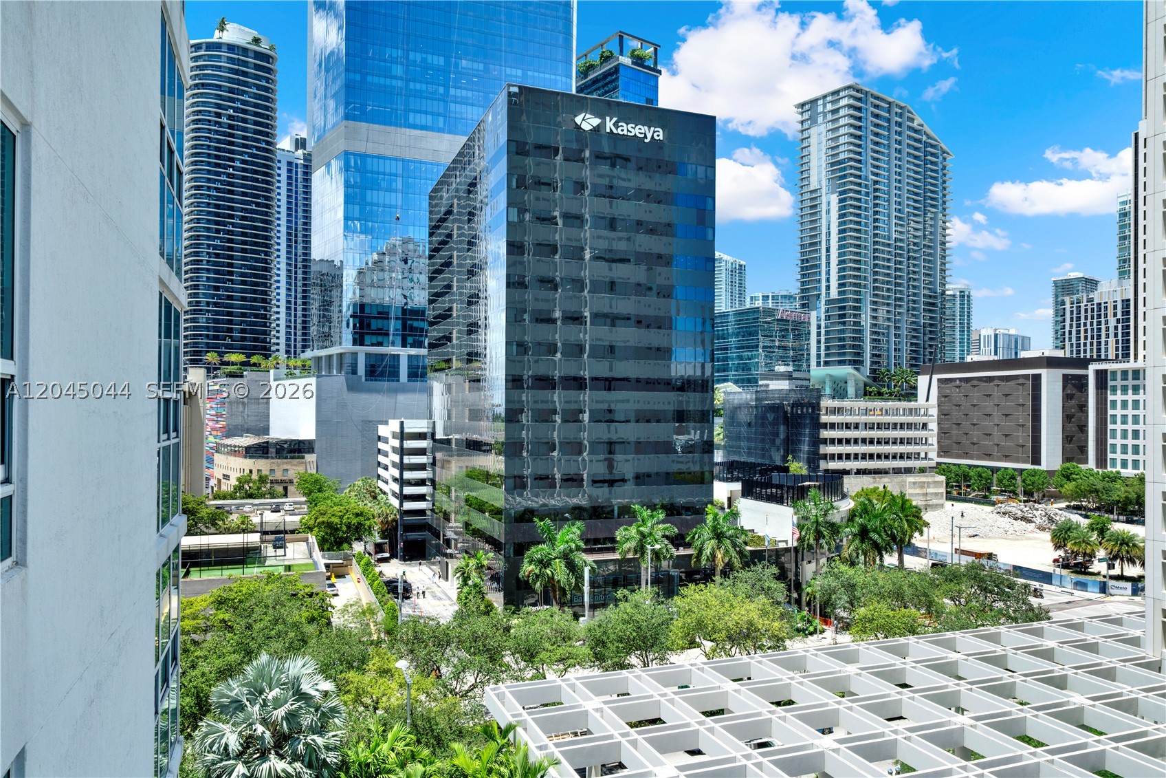 THE PLAZA 851 BRICKELL CO - Residential