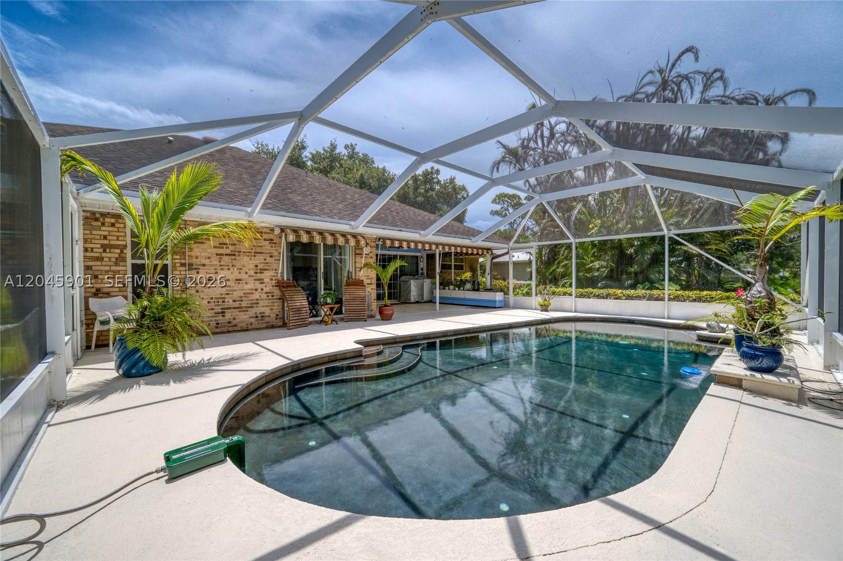 PINECREST SUB UNIT 1 - Residential
