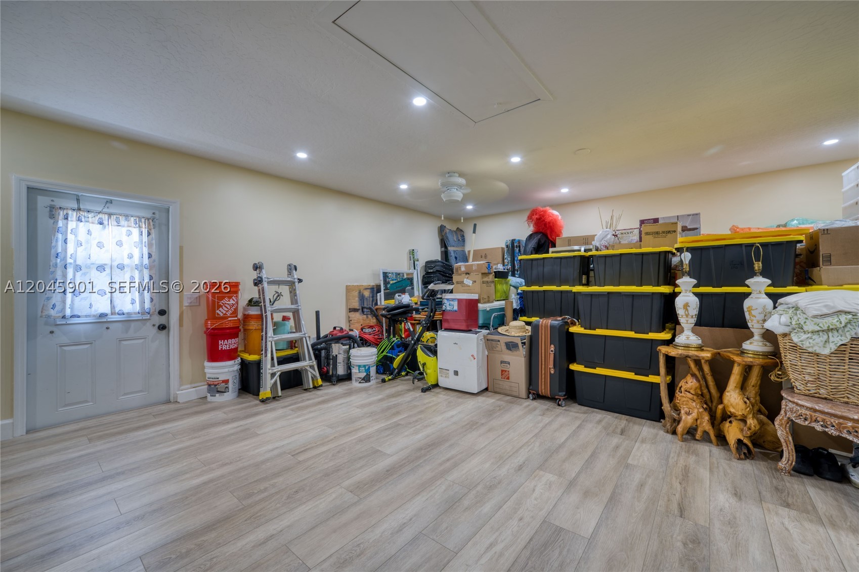 PINECREST SUB UNIT 1 - Residential