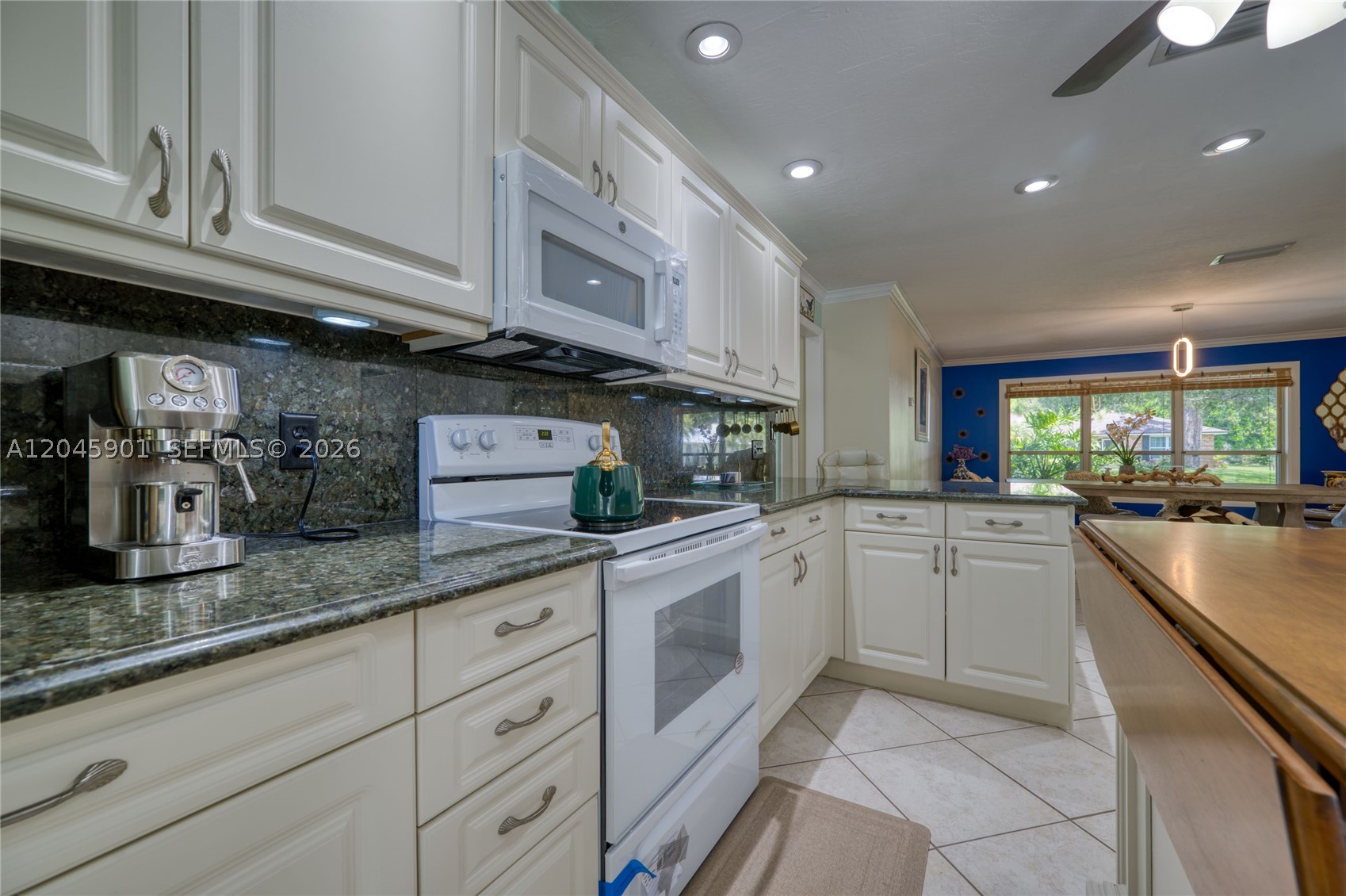 PINECREST SUB UNIT 1 - Residential
