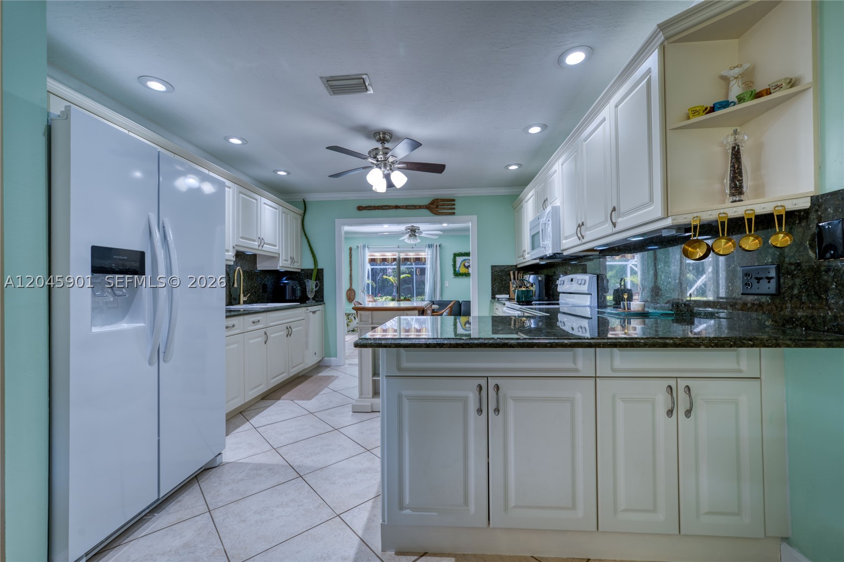 PINECREST SUB UNIT 1 - Residential