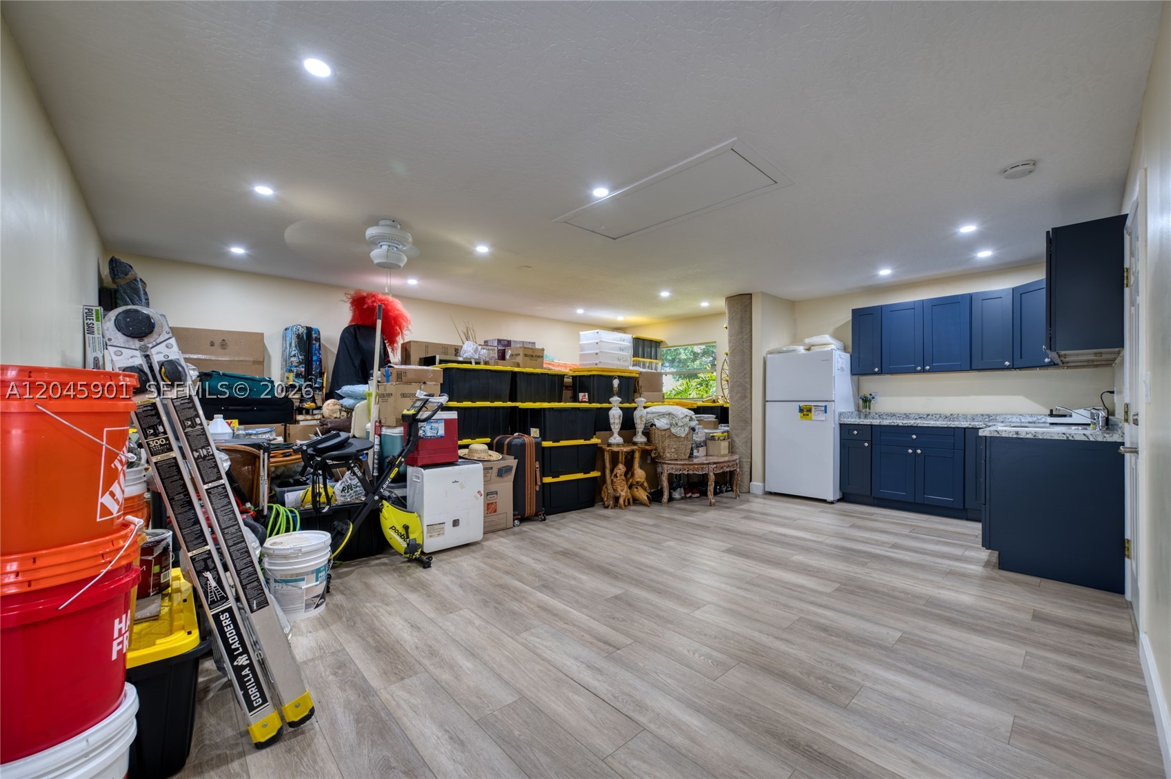 PINECREST SUB UNIT 1 - Residential
