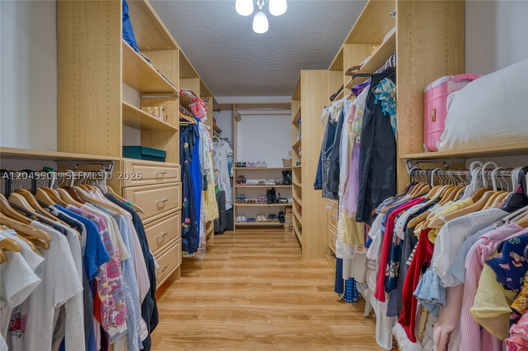 PINECREST SUB UNIT 1 - Residential
