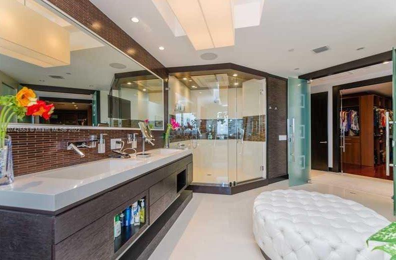 ONE ISLAND PLACE CONDO II - Residential