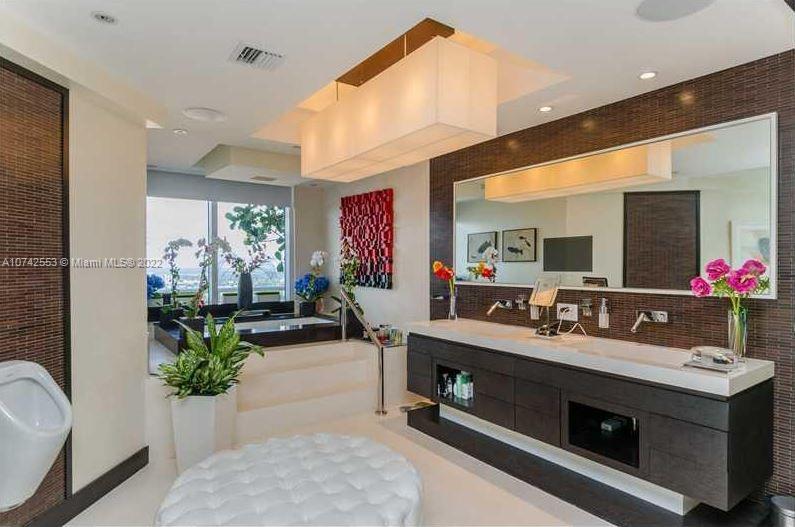 ONE ISLAND PLACE CONDO II - Residential