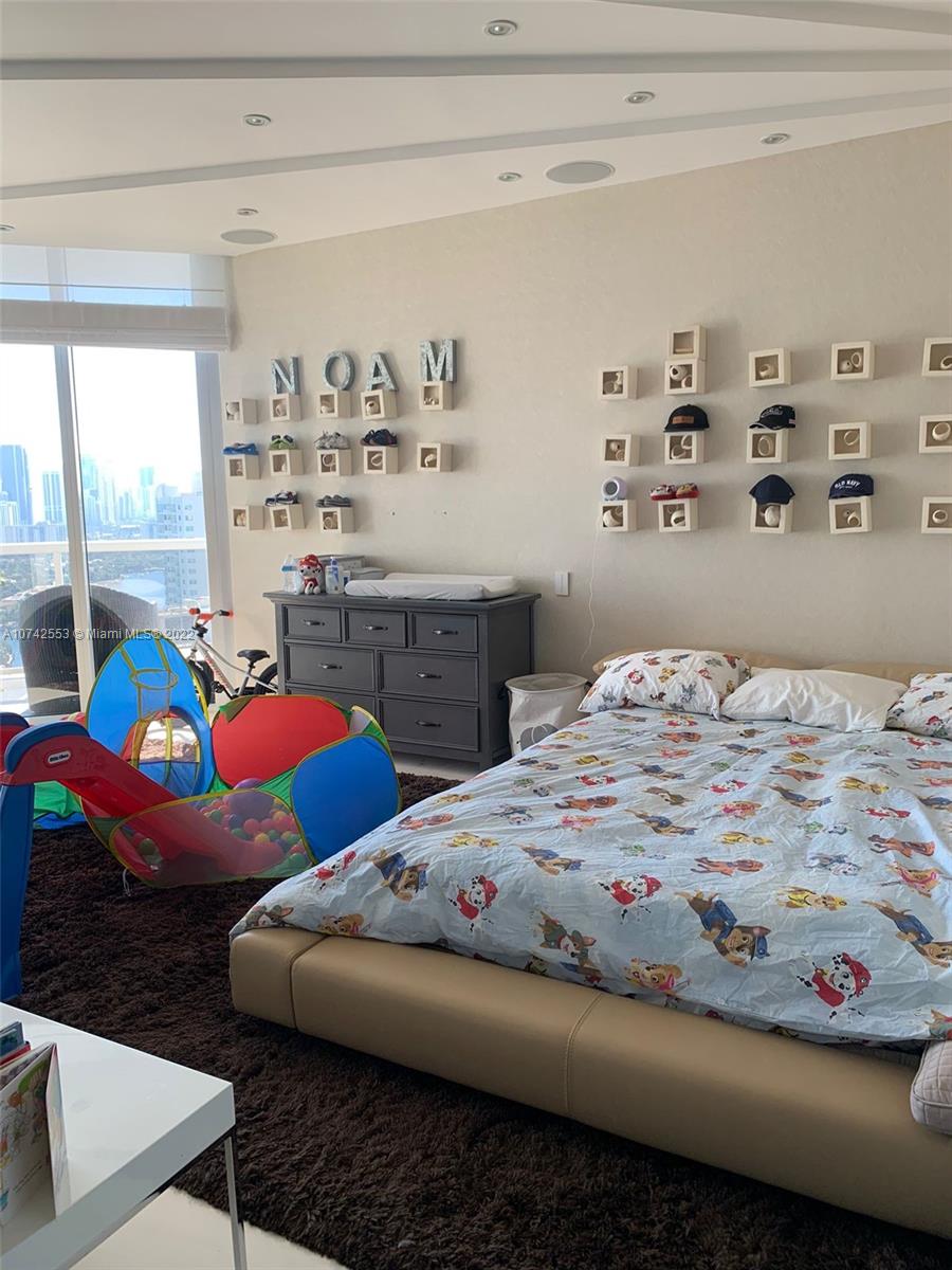 ONE ISLAND PLACE CONDO II - Residential