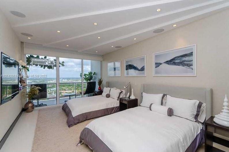 ONE ISLAND PLACE CONDO II - Residential