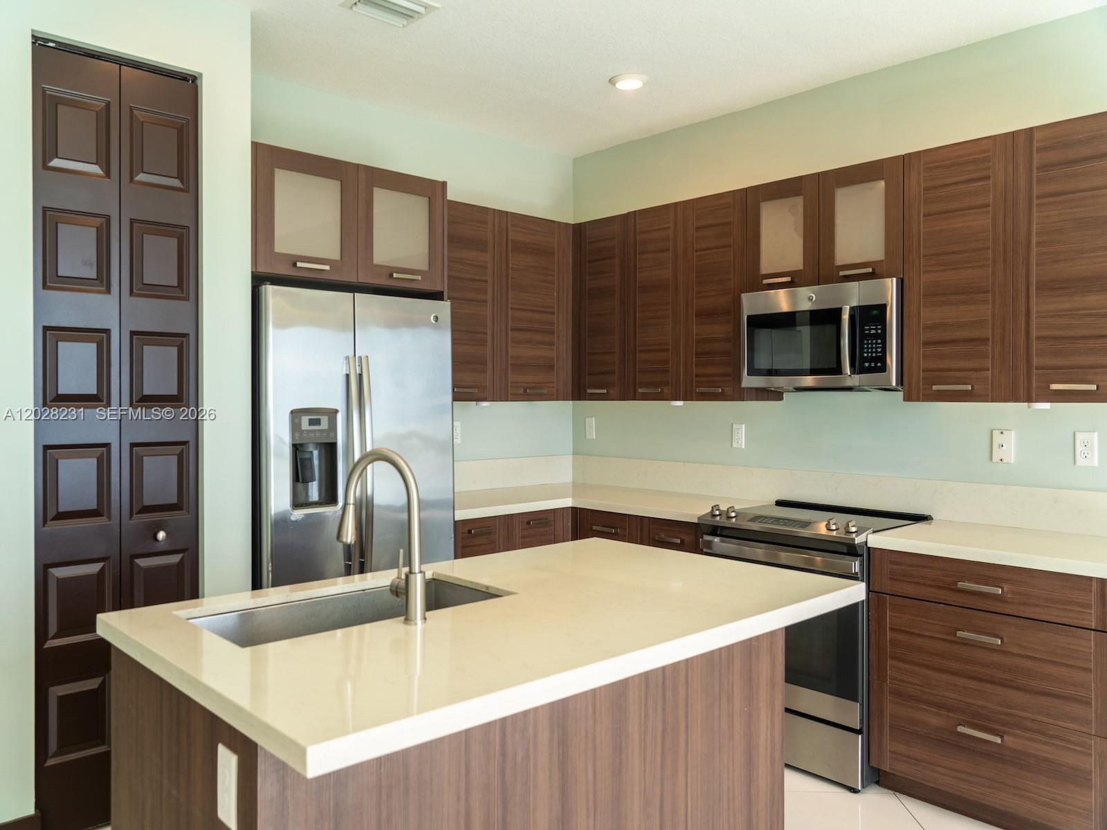 DUNNWOODY LAKE - Residential Lease
