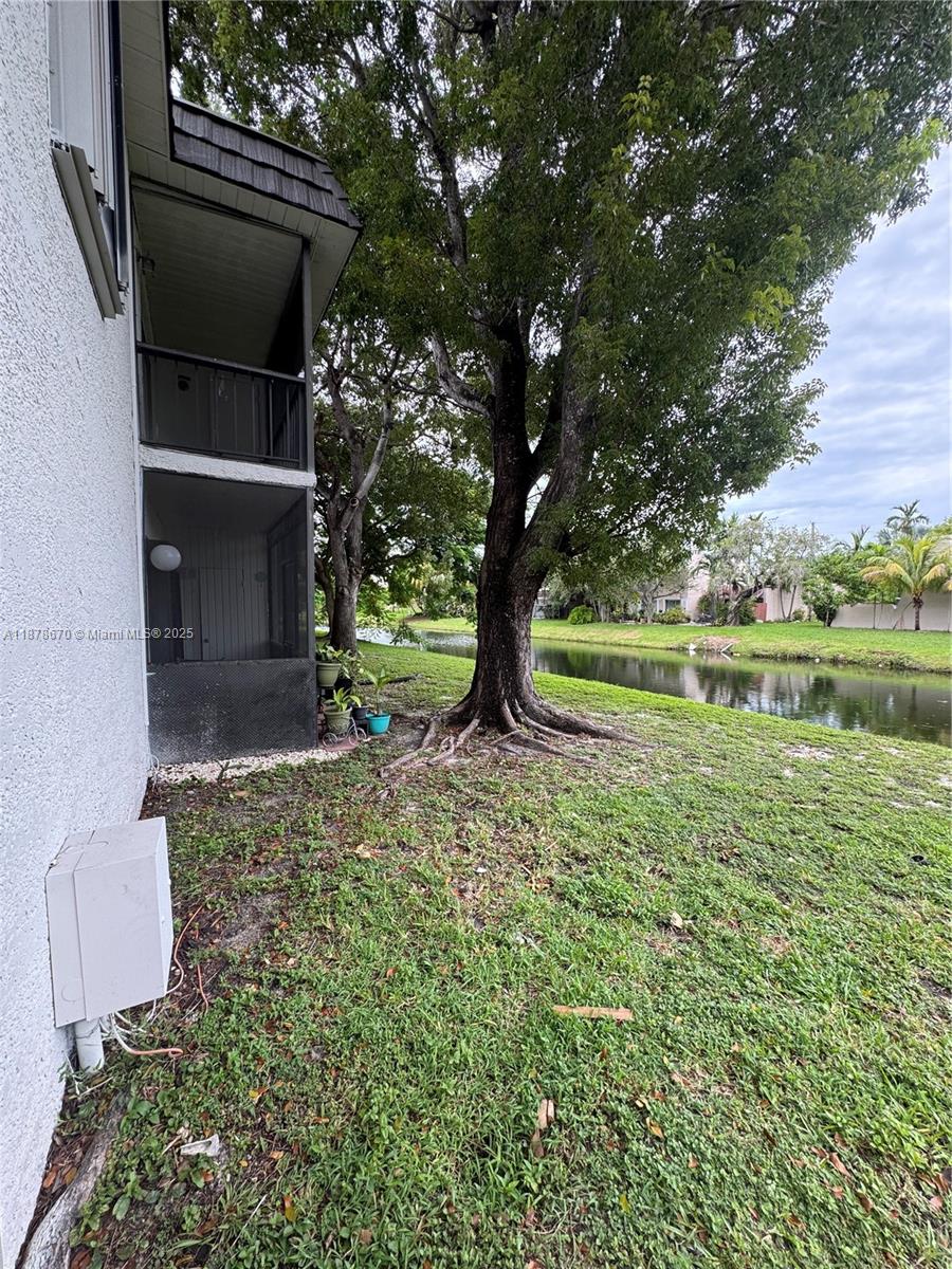 KENDALL ACRES CONDO BLDG - Residential