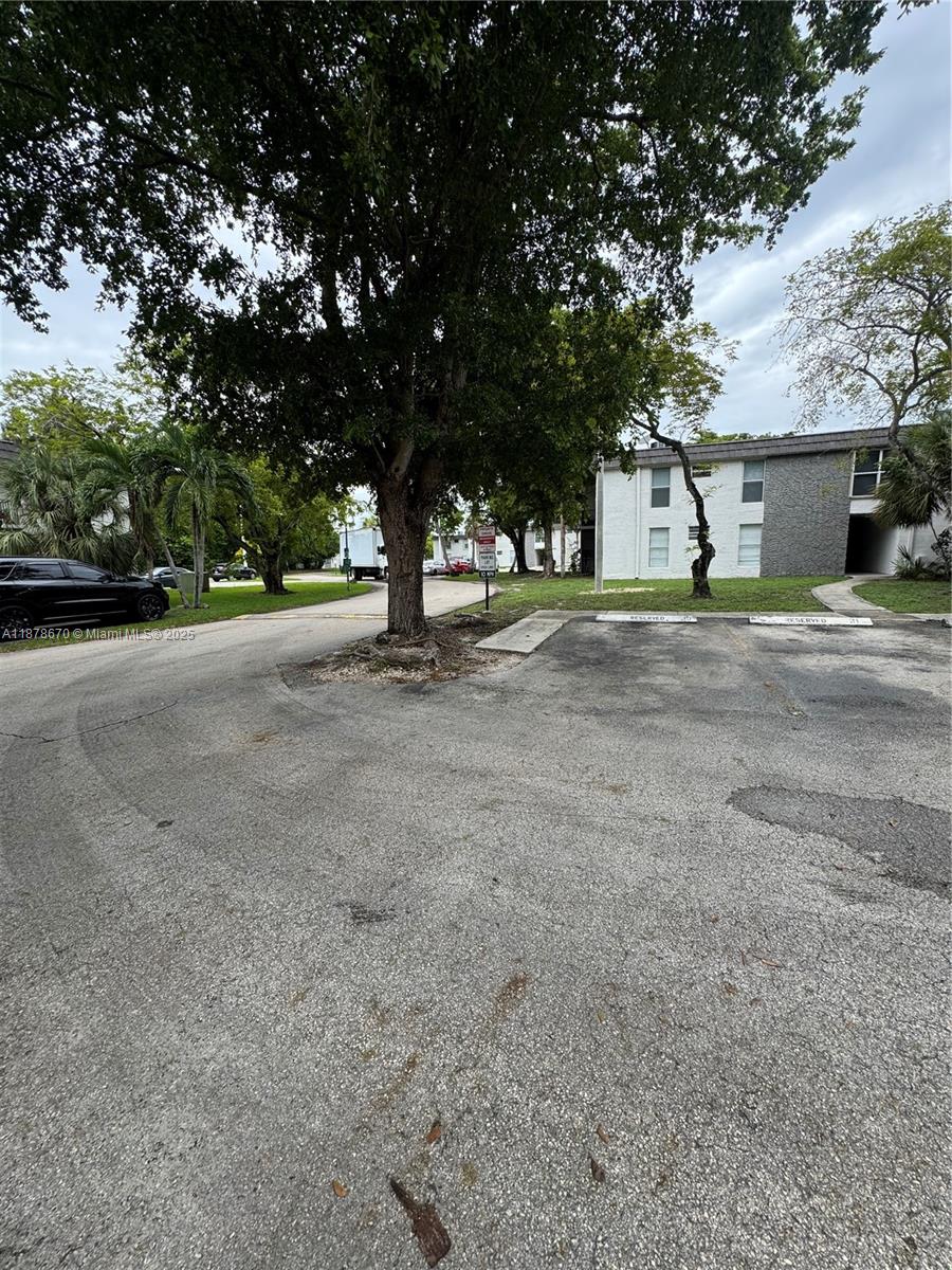 KENDALL ACRES CONDO BLDG - Residential