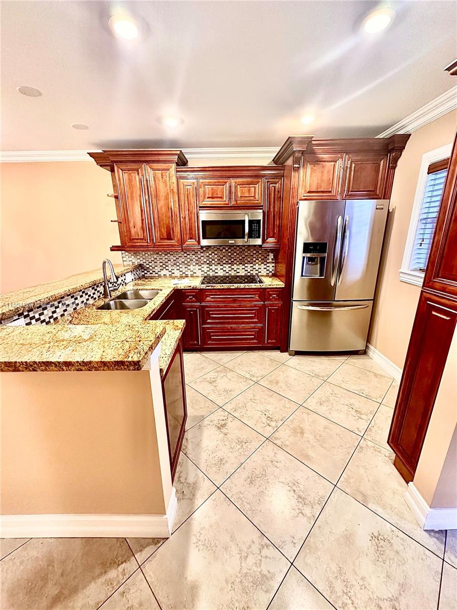 POINT SOUTH CONDO - Residential