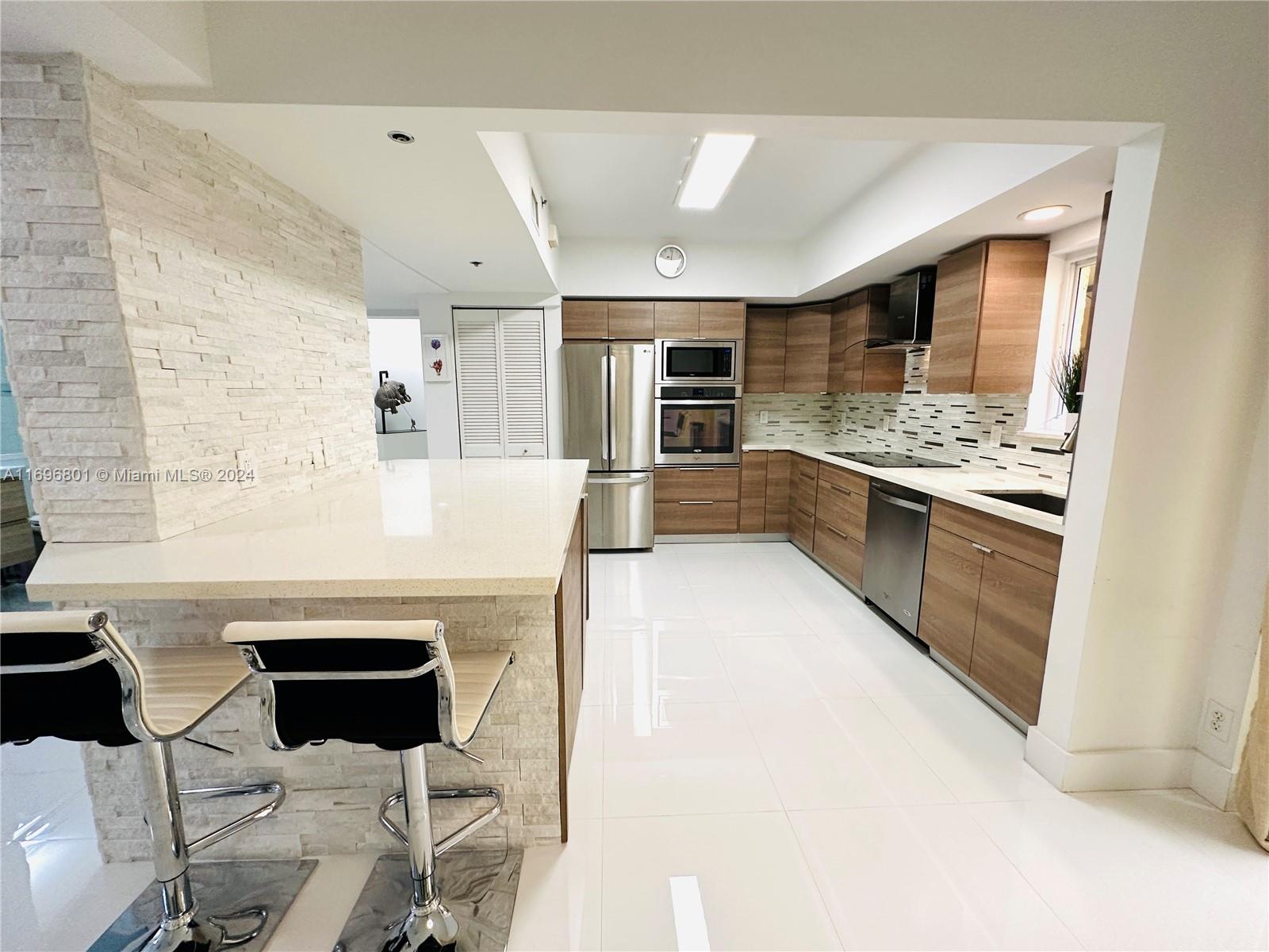 THE COURTS AT SOUTH BEACH - Residential Lease