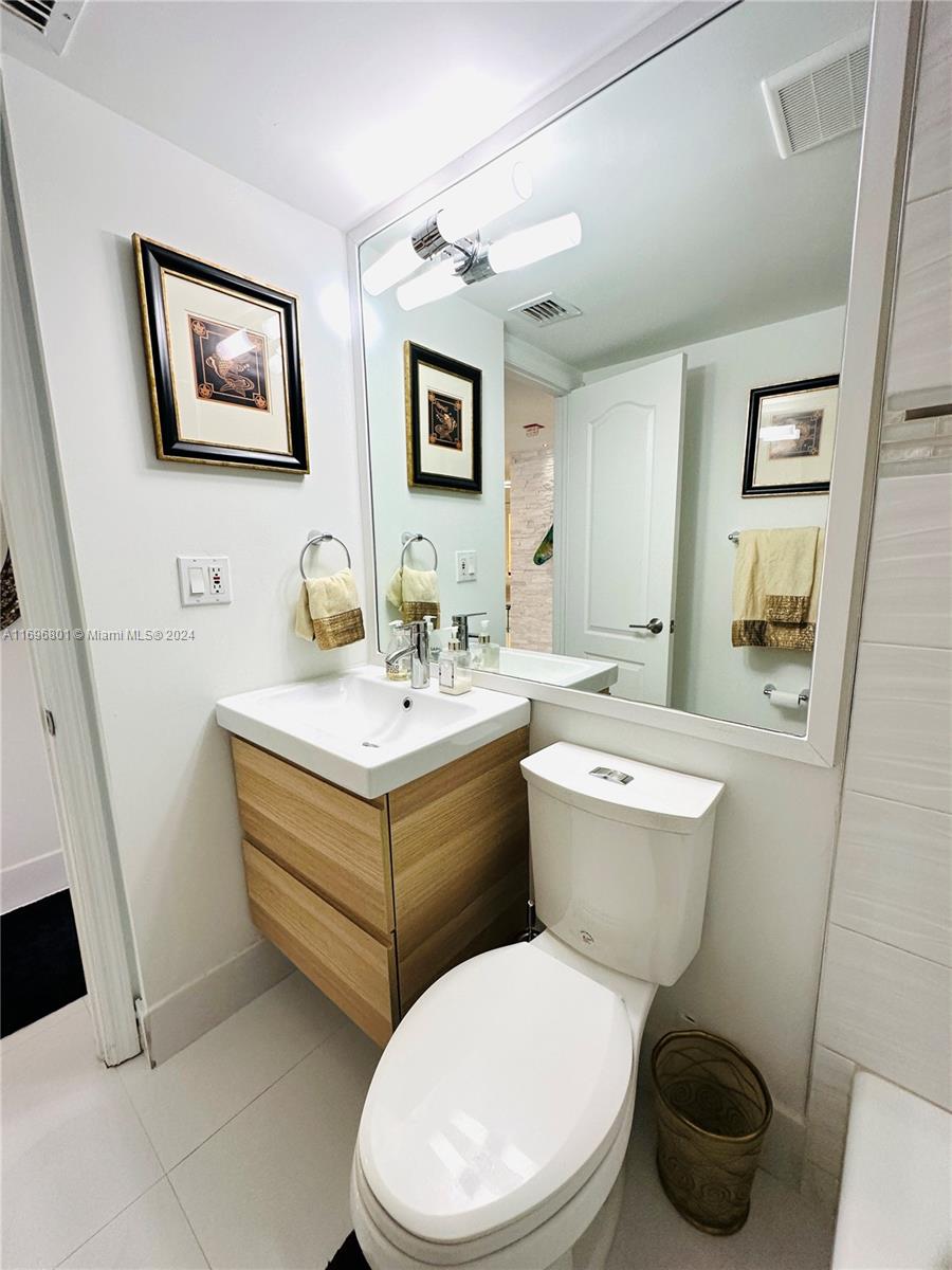 THE COURTS AT SOUTH BEACH - Residential Lease