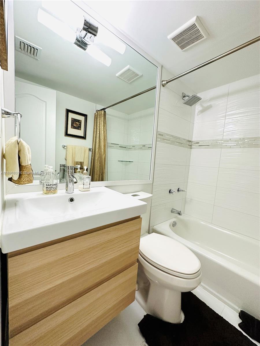 THE COURTS AT SOUTH BEACH - Residential Lease