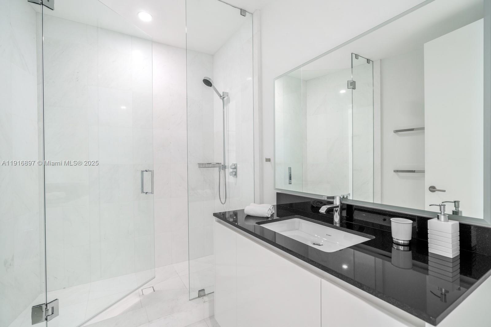 18555 COLLINS AVENUE COND - Residential