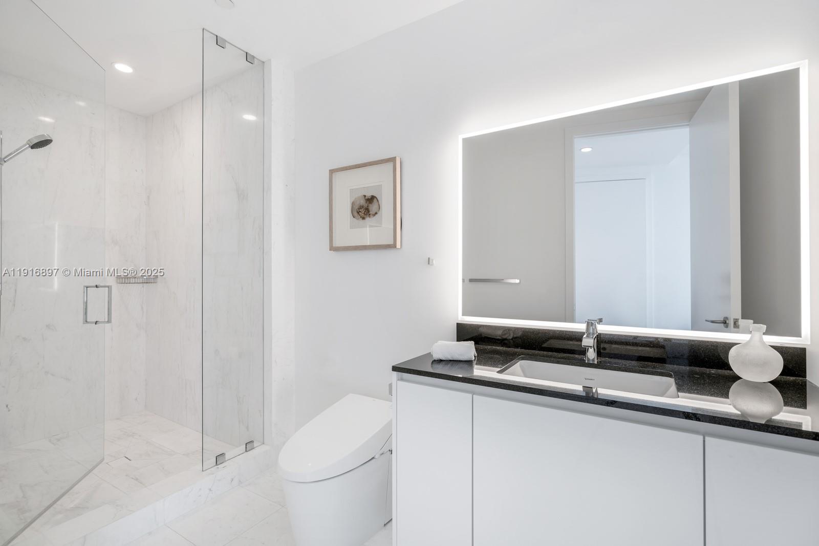 18555 COLLINS AVENUE COND - Residential