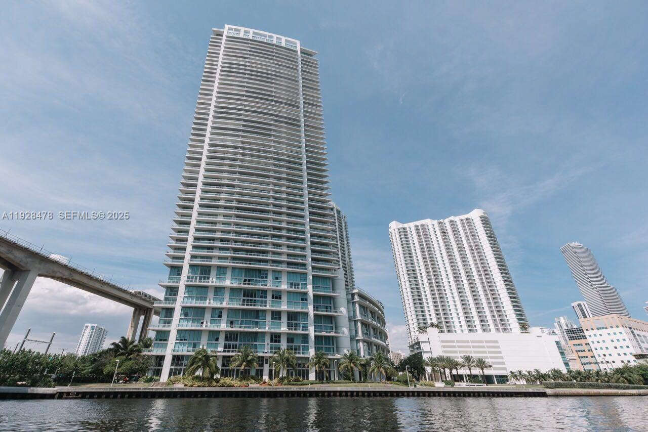 MINT CONDOMINIUM - Residential