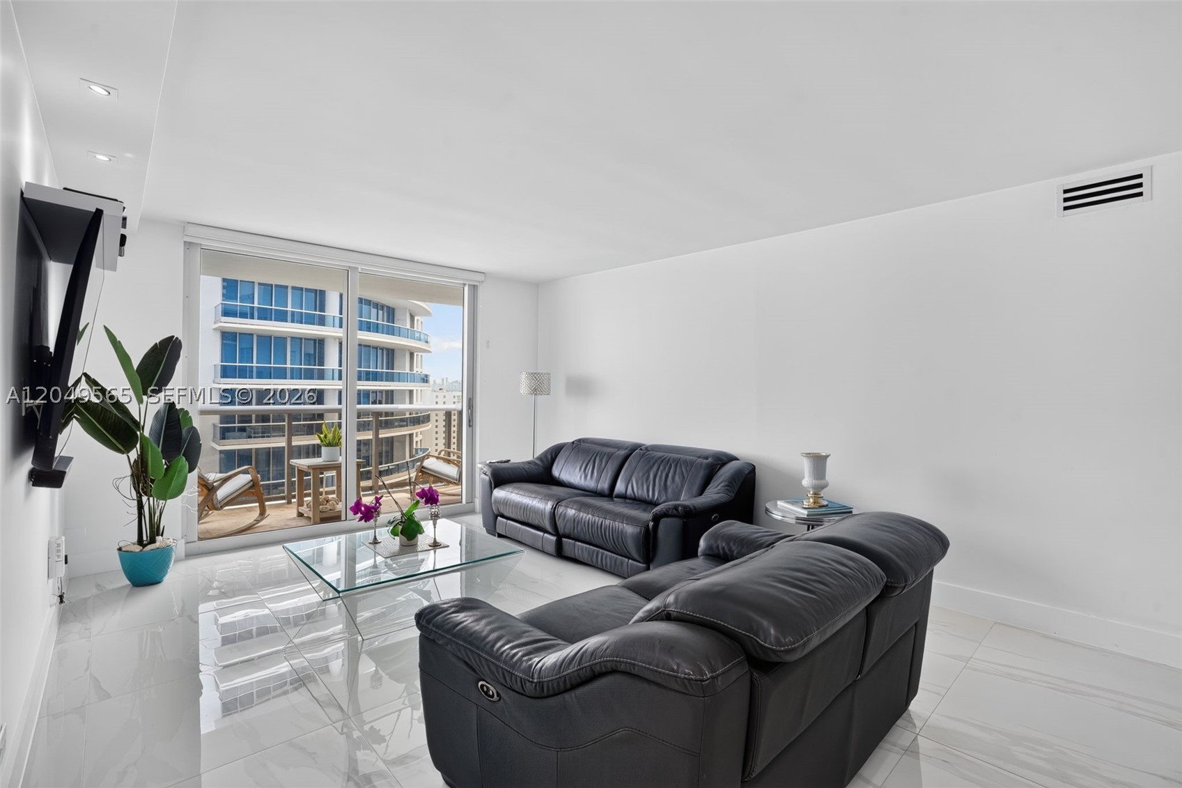 MAISON GRANDE CONDO - Residential Lease